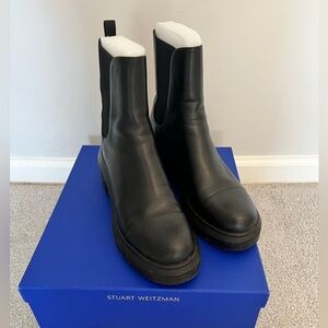 Stuart Weitzman Norah Chelsea Black boot size 8 in box